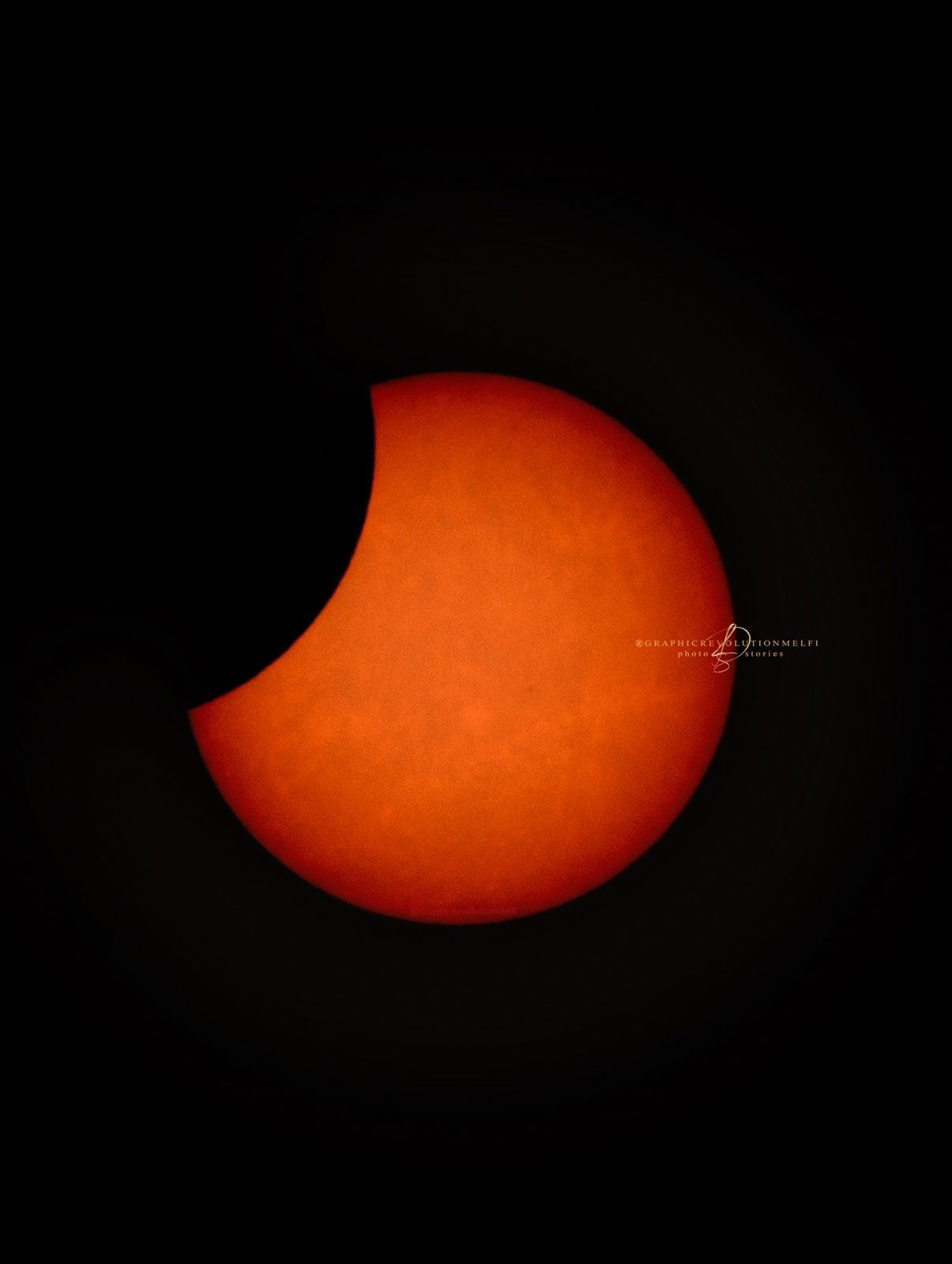 Eclissi parziale di Sole le foto del 25 Ottobre 2022 melfi basilicata potenza sole e luna eclissi di luna graphic revolution melfi